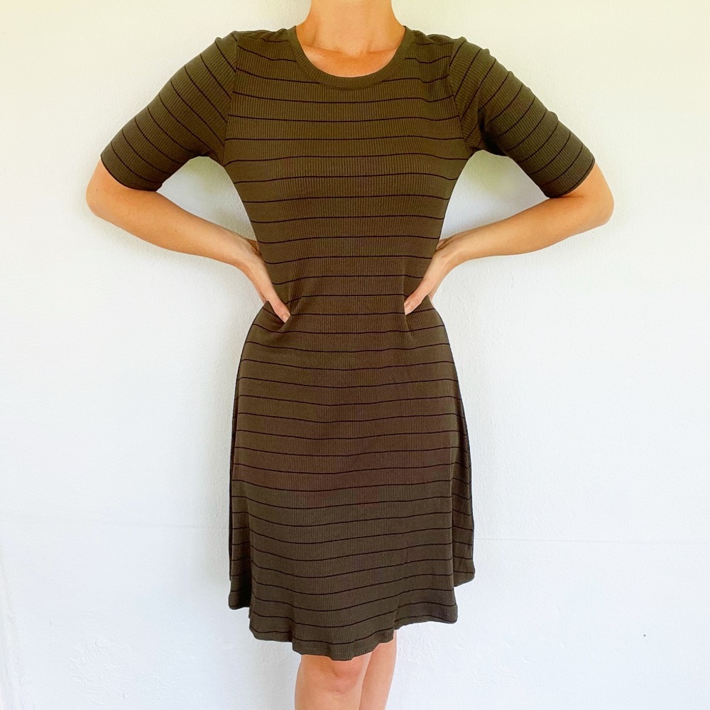 Old Navy green striped ribbed stretch casual dress size medium